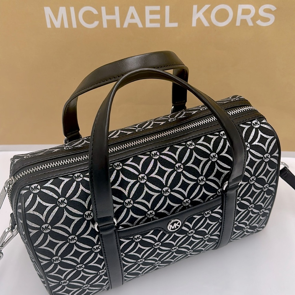 MICHAEL KORS JST TRAVEL MEDIUM DUFFLE SATCHEL SHOULDER CROSSBODY BAG MK BLACK - Picture 2 of 13